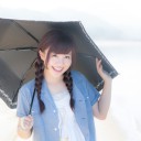 日傘をさす女性の写真│シミの原因は紫外線
